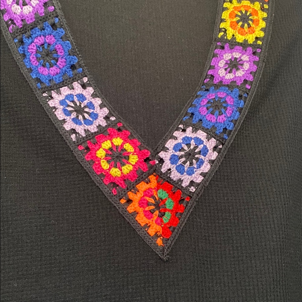 Cupshe Black and Purple Sleeveless Tank Top with Floral Embroidery - Picture 3 of 5